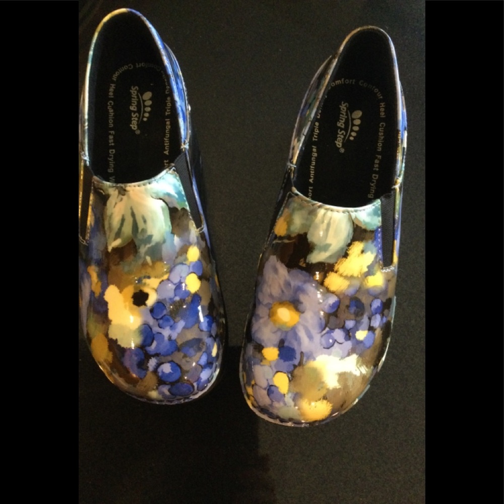 Spring Step Shoes Size 7M NEW